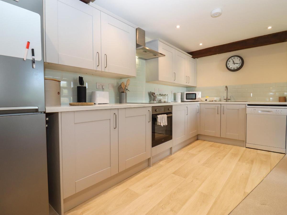 3 Mount Pleasant * Pershore